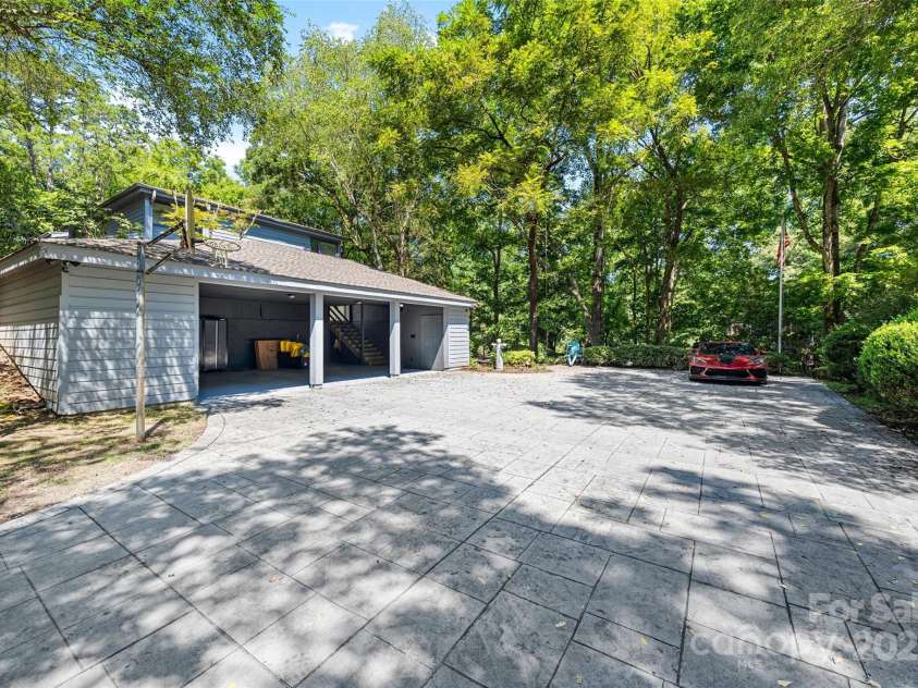 5101 Gorham Drive, Charlotte, NC 28226.  MLS# CAR4295776, YatesRealty ID 34471. 