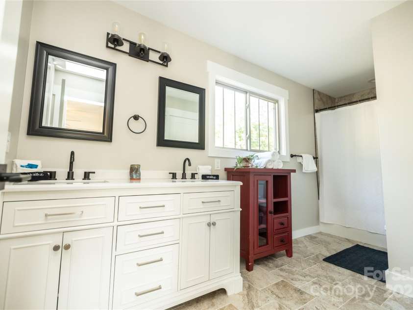 3 Staffordshire Drive, Black Mountain, NC 28711.  MLS# CAR4295831, YatesRealty ID 34472. Full bath at top of steps