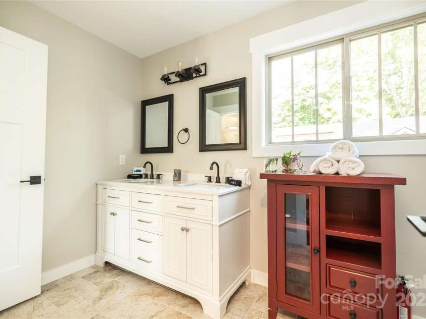 3 Staffordshire Drive, Black Mountain, NC 28711.  MLS# CAR4295831, YatesRealty ID 34472. Full bath at top of steps