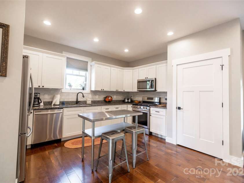 3 Staffordshire Drive, Black Mountain, NC 28711.  MLS# CAR4295831, YatesRealty ID 34472. Kitchen