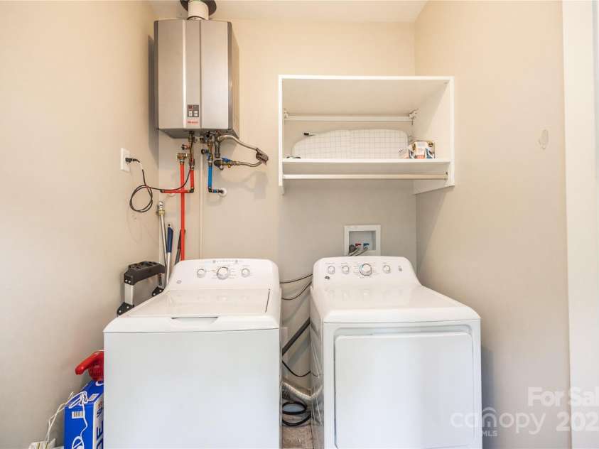 3 Staffordshire Drive, Black Mountain, NC 28711.  MLS# CAR4295831, YatesRealty ID 34472. Laundry