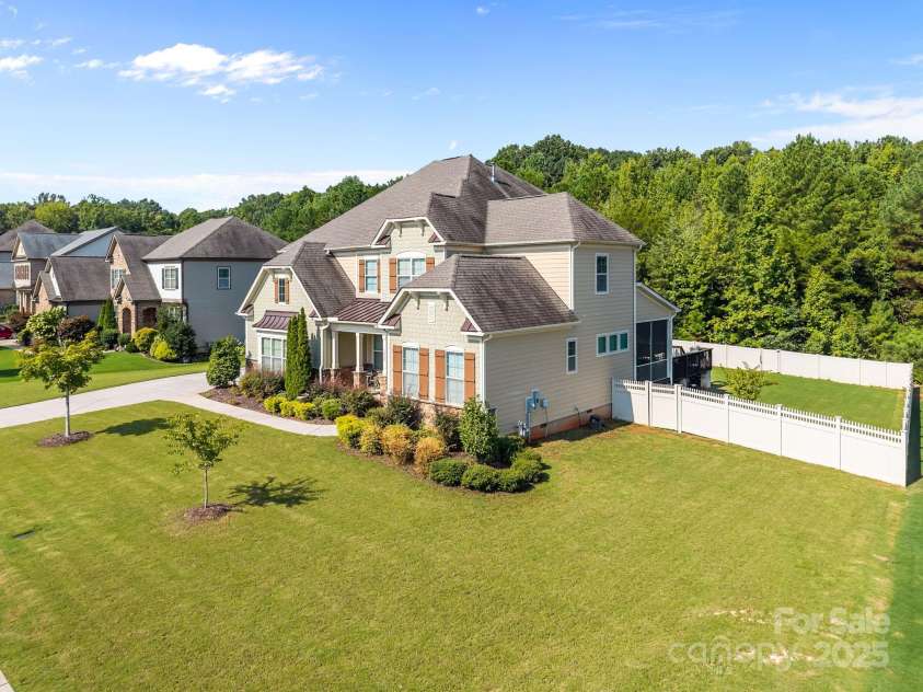 2420 Madeira Circle, Waxhaw, NC 28173.  MLS# CAR4293044, YatesRealty ID 34475. 