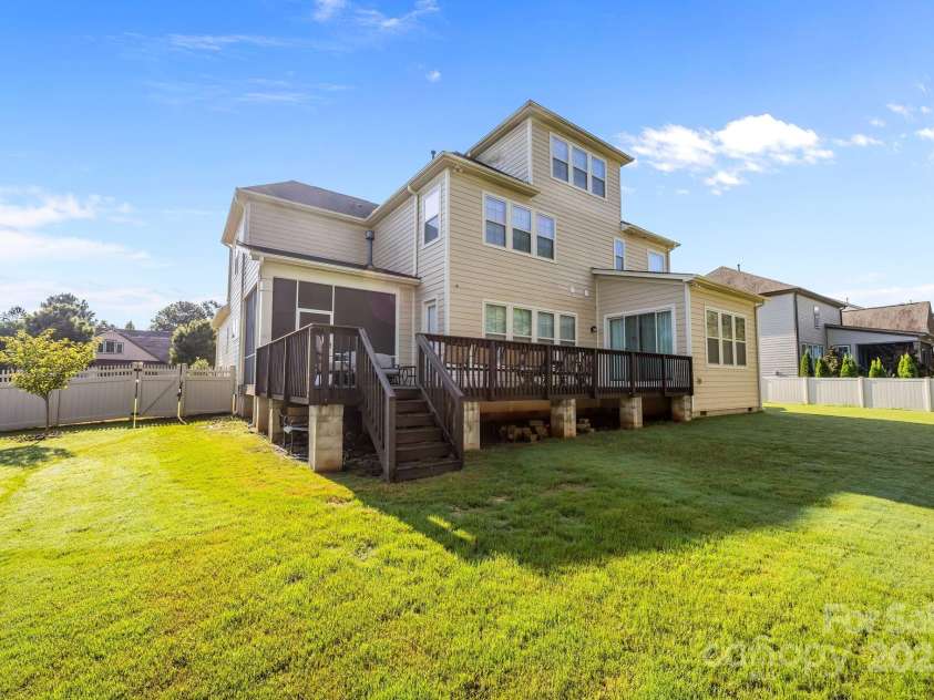 2420 Madeira Circle, Waxhaw, NC 28173.  MLS# CAR4293044, YatesRealty ID 34475. 