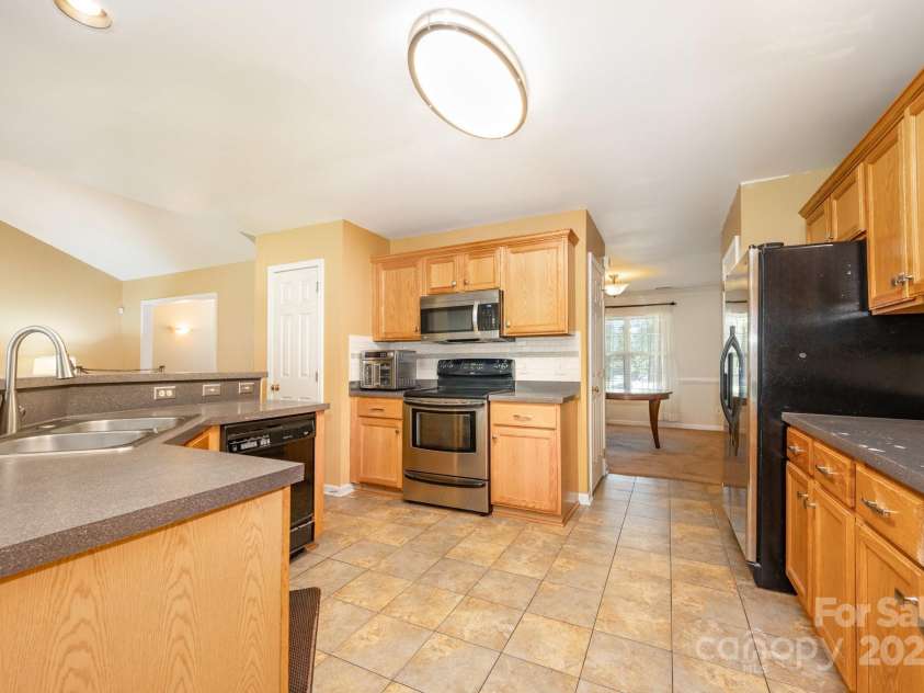 6233 Nevin Road, Charlotte, NC 28262.  MLS# CAR4287059, YatesRealty ID 34476. 