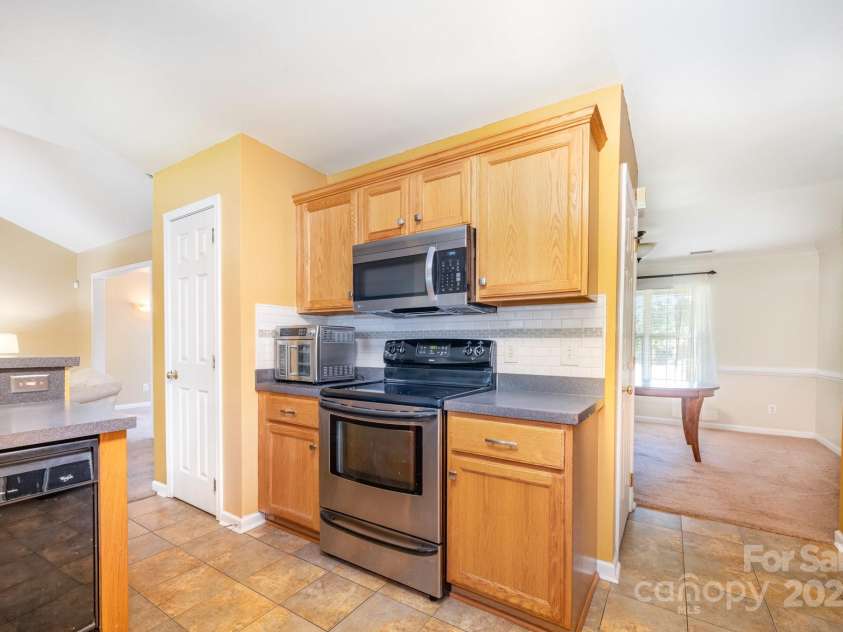 6233 Nevin Road, Charlotte, NC 28262.  MLS# CAR4287059, YatesRealty ID 34476. 