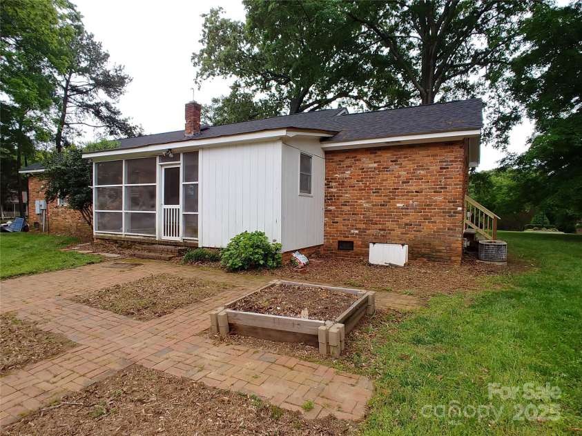 7417 Alexander Road, Charlotte, NC 28270.  MLS# CAR4292120, YatesRealty ID 34477. 
