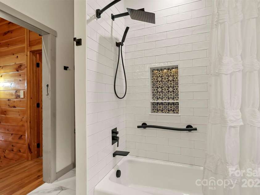 228 Woodby Ridge Road, Vilas, NC 28692.  MLS# CAR4278648, YatesRealty ID 34479. 