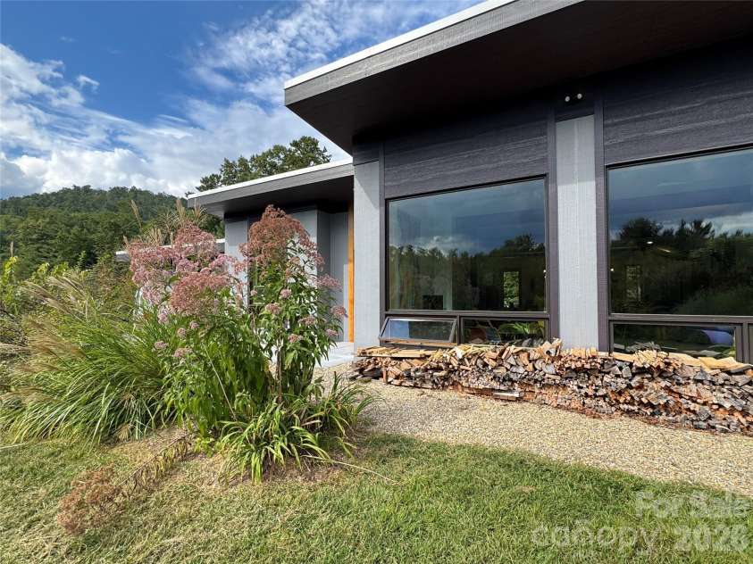 17 Fig Tree Lane, Asheville, NC 28803.  MLS# CAR4305834, YatesRealty ID 3448. 