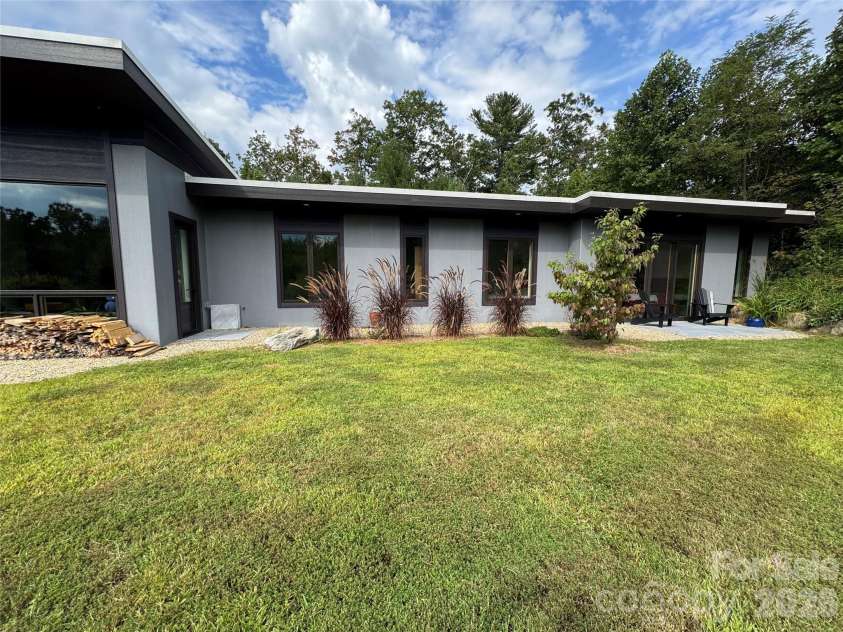 17 Fig Tree Lane, Asheville, NC 28803.  MLS# CAR4305834, YatesRealty ID 3448. 