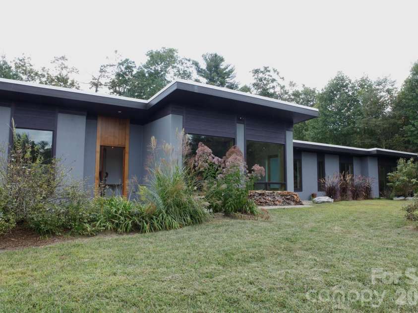 17 Fig Tree Lane, Asheville, NC 28803.  MLS# CAR4305834, YatesRealty ID 3448. 
