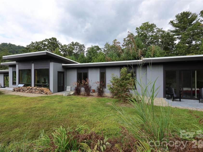 17 Fig Tree Lane, Asheville, NC 28803.  MLS# CAR4305834, YatesRealty ID 3448. 