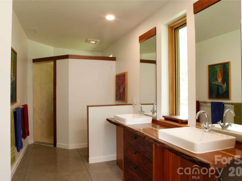 17 Fig Tree Lane, Asheville, NC 28803.  MLS# CAR4305834, YatesRealty ID 3448. 