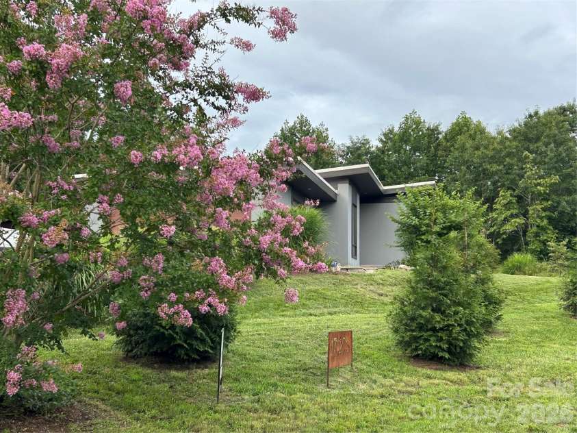 17 Fig Tree Lane, Asheville, NC 28803.  MLS# CAR4305834, YatesRealty ID 3448. 