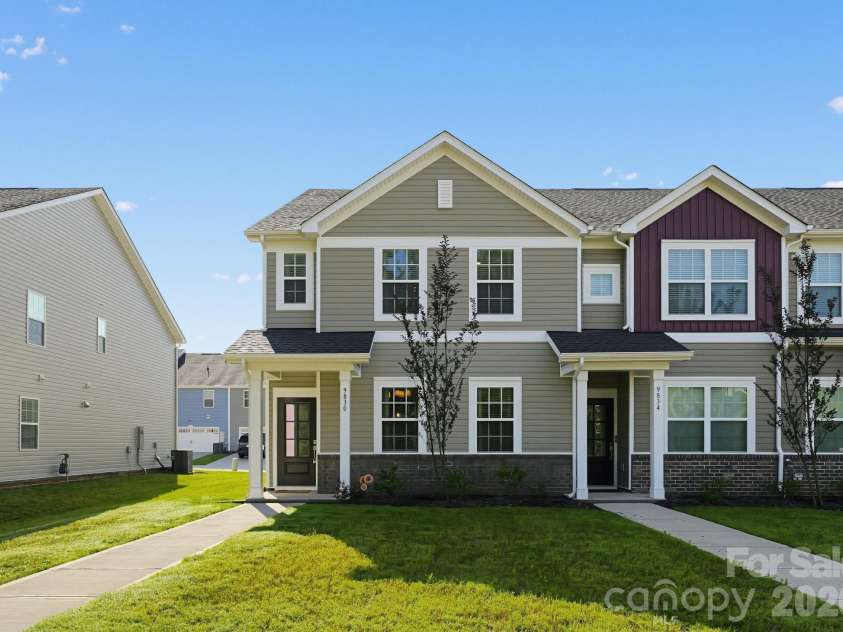9830 Old Garden Circle, Gastonia, NC 28056.  MLS# CAR4420595, YatesRealty ID 34480. 
