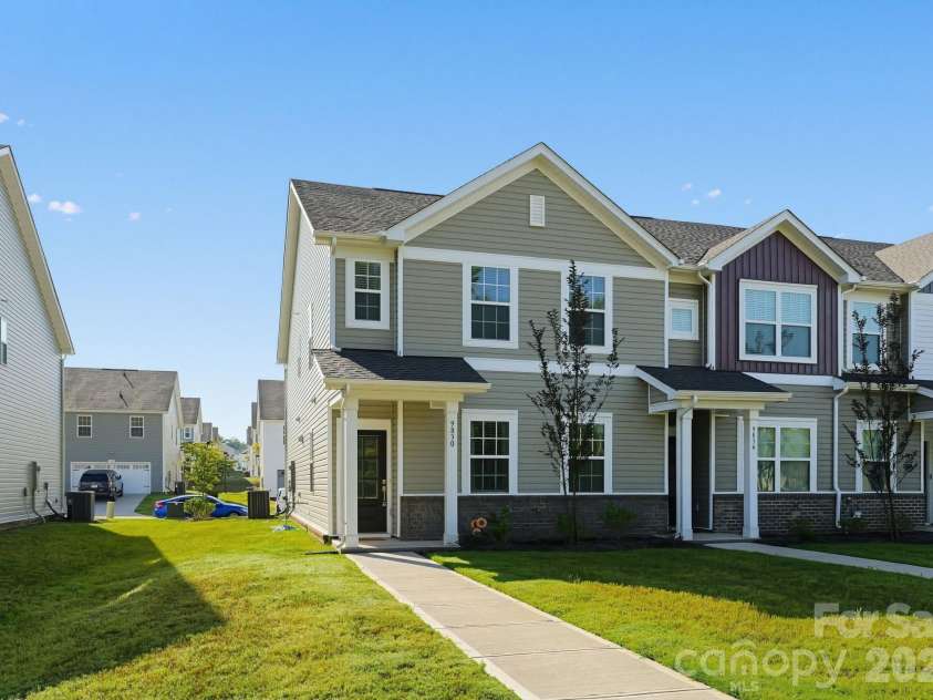 9830 Old Garden Circle, Gastonia, NC 28056.  MLS# CAR4420595, YatesRealty ID 34480. 