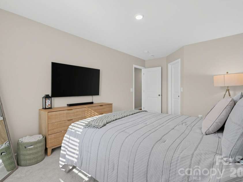 9830 Old Garden Circle, Gastonia, NC 28056.  MLS# CAR4420595, YatesRealty ID 34480. 
