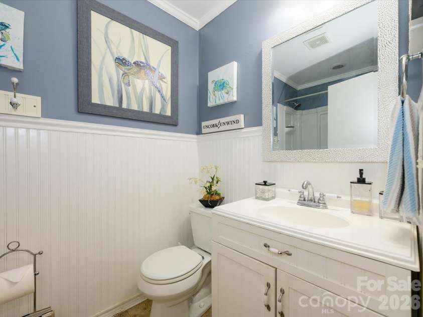 1300 Bevis Drive, Charlotte, NC 28209.  MLS# CAR4396482, YatesRealty ID 34482. 