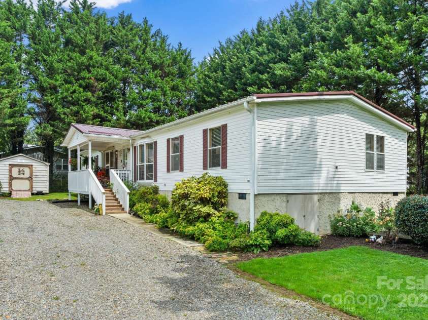 213 Old State Ten Road, Black Mountain, NC 28711.  MLS# CAR4294666, YatesRealty ID 34482. 