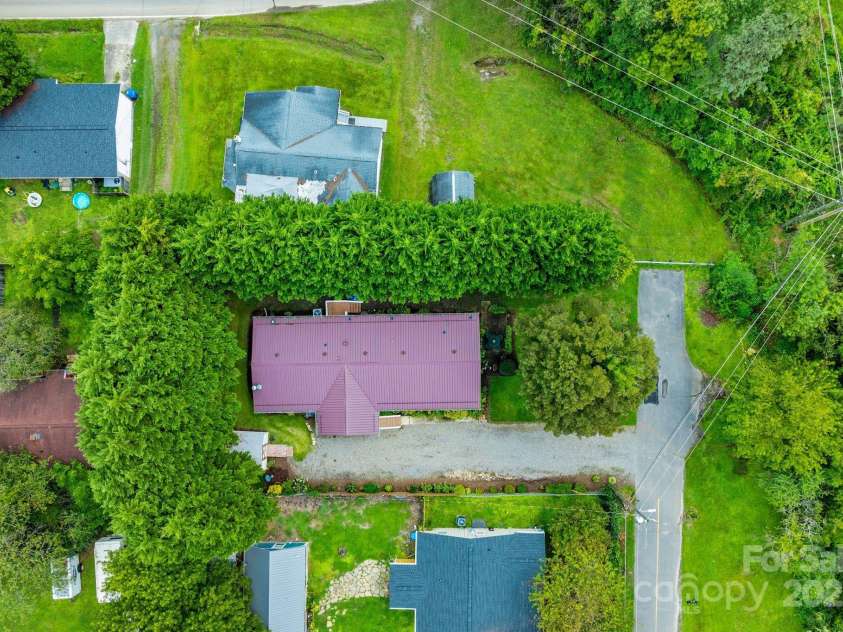 213 Old State Ten Road, Black Mountain, NC 28711.  MLS# CAR4294666, YatesRealty ID 34482. 