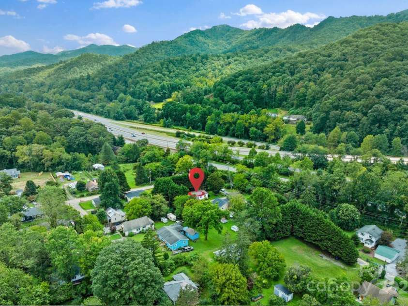 213 Old State Ten Road, Black Mountain, NC 28711.  MLS# CAR4294666, YatesRealty ID 34482. 