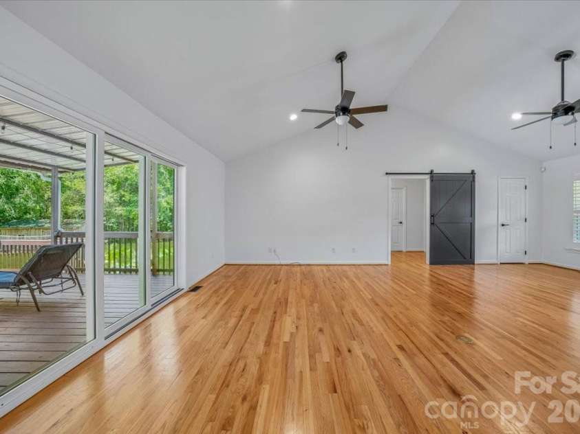 1512 Kinglet Drive, York, SC 29745.  MLS# CAR4393355, YatesRealty ID 34483. 