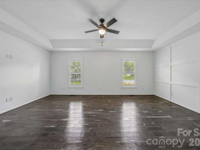 1512 Kinglet Drive, York, SC 29745.  MLS# CAR4393355, YatesRealty ID 34483. Decorative wall in priary