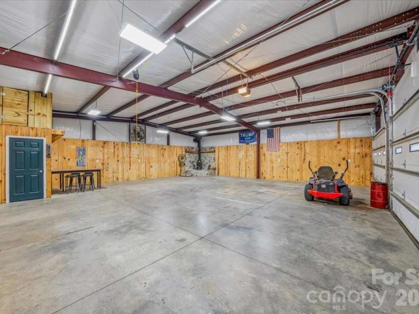 1512 Kinglet Drive, York, SC 29745.  MLS# CAR4393355, YatesRealty ID 34483. Fits EVERYTHING
