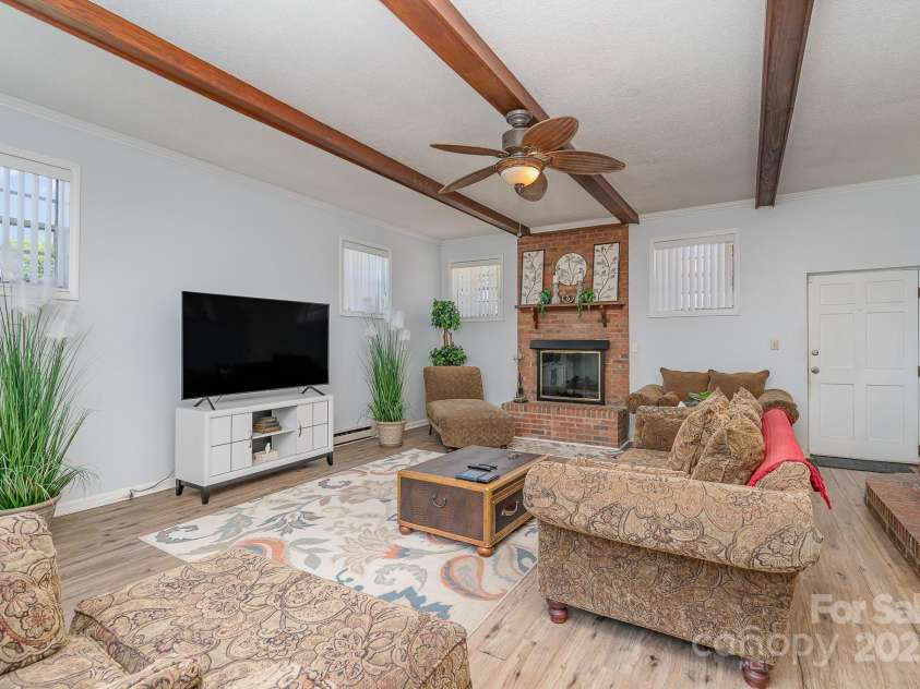 1901 Little Rock Road, Charlotte, NC 28214.  MLS# CAR4296087, YatesRealty ID 34483. 