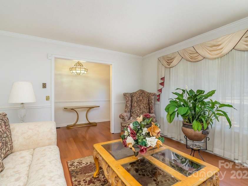 1901 Little Rock Road, Charlotte, NC 28214.  MLS# CAR4296087, YatesRealty ID 34483. 