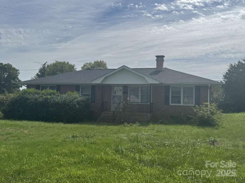 713 Meadowbrook Road, Chester, SC 29706.  MLS# CAR4296121, YatesRealty ID 34484. 