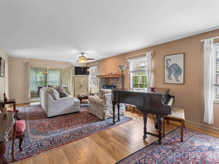 137 Exeter Court, Hendersonville, NC 28791.  MLS# CAR4397622, YatesRealty ID 34486. 