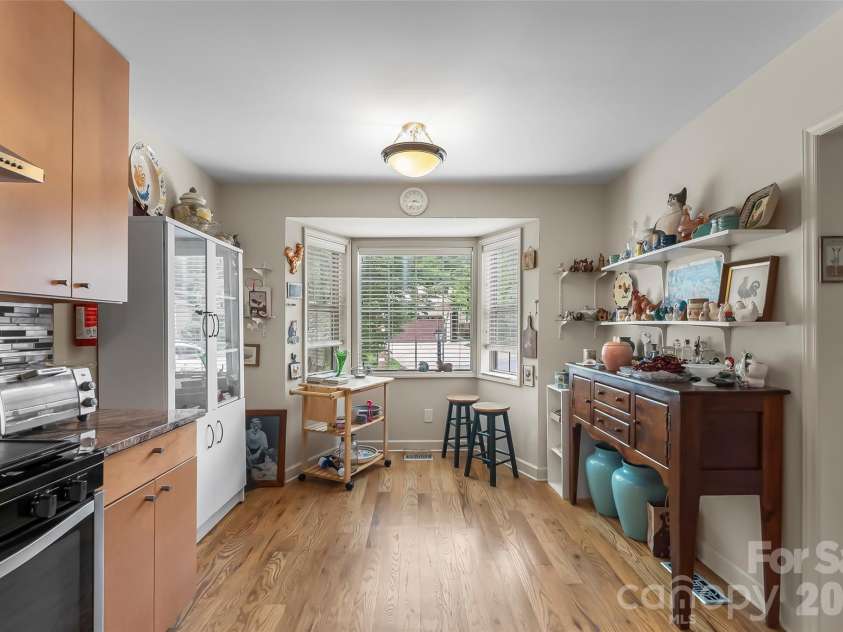 137 Exeter Court, Hendersonville, NC 28791.  MLS# CAR4397622, YatesRealty ID 34486. 