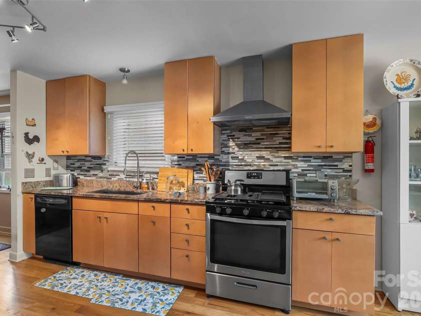 137 Exeter Court, Hendersonville, NC 28791.  MLS# CAR4397622, YatesRealty ID 34486. 