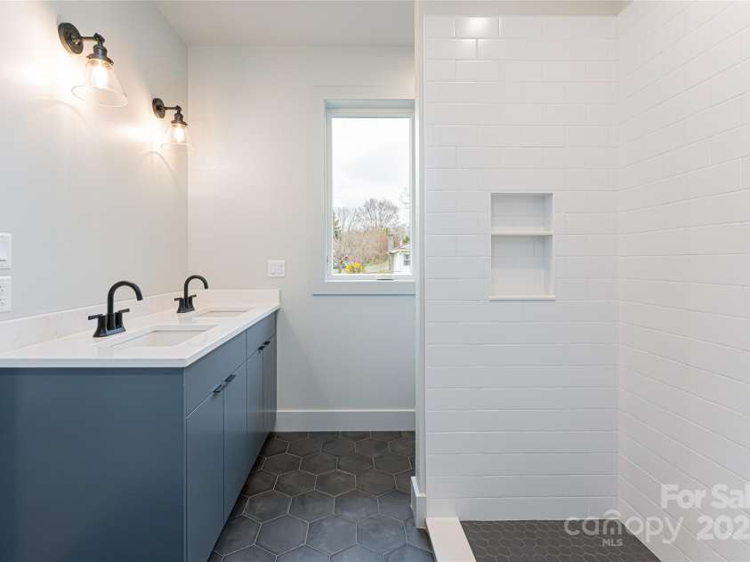 30 Fern Street, Asheville, NC 28803.  MLS# CAR4296373, YatesRealty ID 34486. Photo of Similar Construction