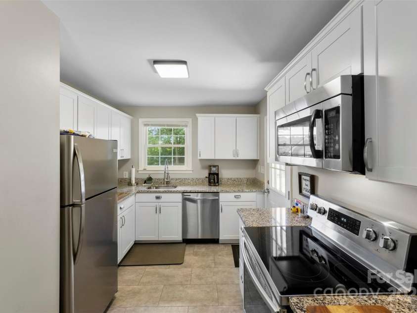 2211 Parkdale Avenue, Gastonia, NC 28052.  MLS# CAR4295983, YatesRealty ID 34487. 