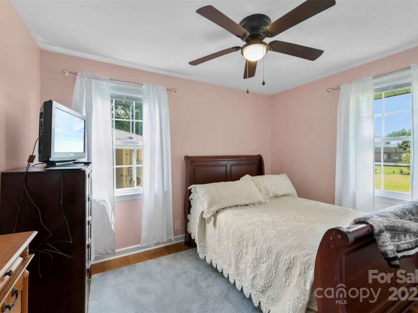 2211 Parkdale Avenue, Gastonia, NC 28052.  MLS# CAR4295983, YatesRealty ID 34487. 