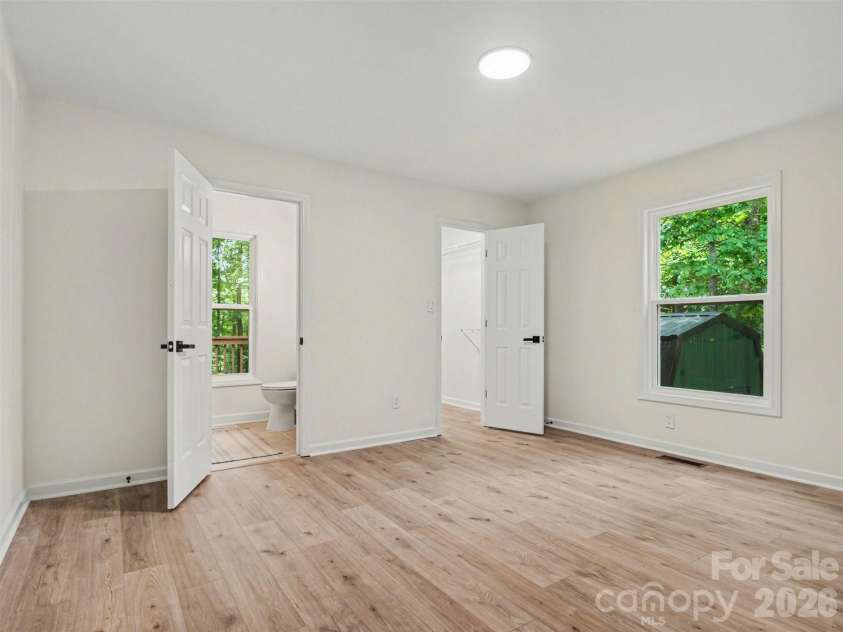 7382 Summit Drive, Denver, NC 28037.  MLS# CAR4391296, YatesRealty ID 34487. Primary Bedroom