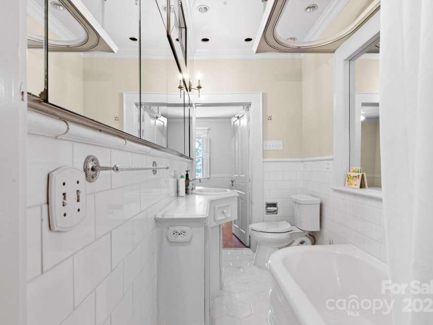 127 Main Street, Belmont, NC 28012.  MLS# CAR4296421, YatesRealty ID 34488. 