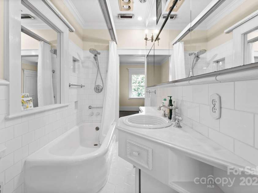 127 Main Street, Belmont, NC 28012.  MLS# CAR4296421, YatesRealty ID 34488. 