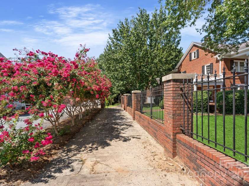 127 Main Street, Belmont, NC 28012.  MLS# CAR4296421, YatesRealty ID 34488. 