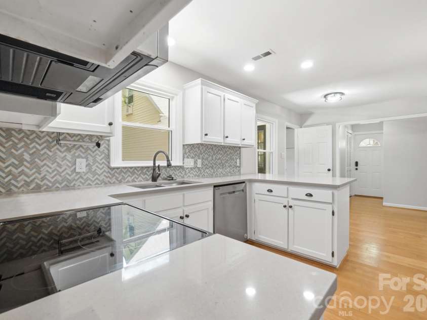 2106 Caleo Circle, Charlotte, NC 28270.  MLS# CAR4397014, YatesRealty ID 34488. 