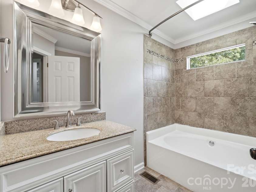 2106 Caleo Circle, Charlotte, NC 28270.  MLS# CAR4397014, YatesRealty ID 34488. 