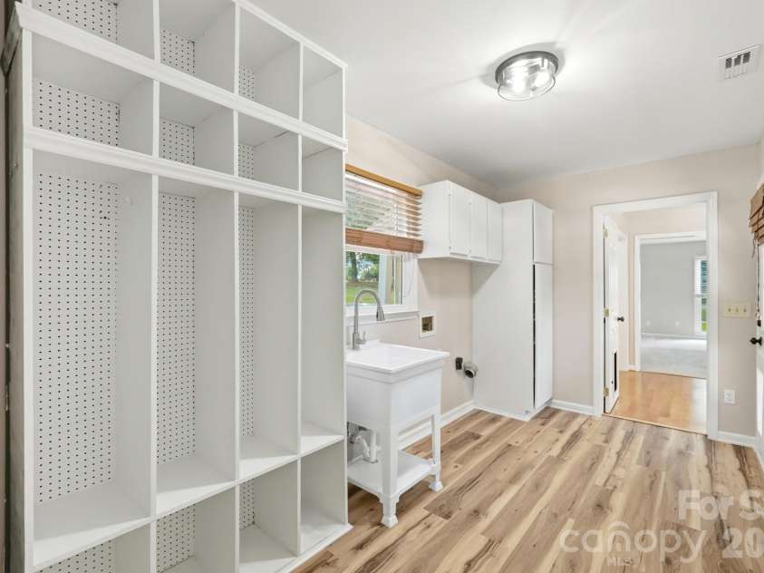 2106 Caleo Circle, Charlotte, NC 28270.  MLS# CAR4397014, YatesRealty ID 34488. 
