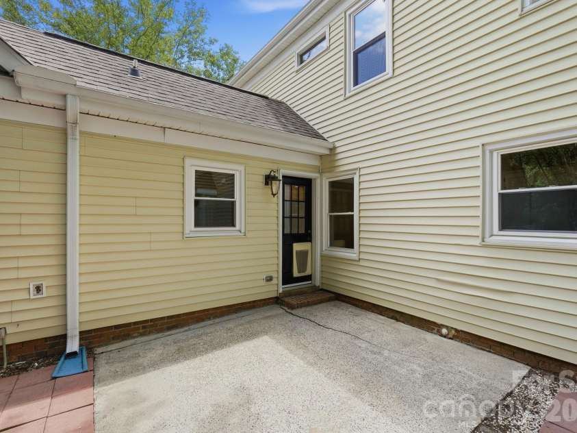 2106 Caleo Circle, Charlotte, NC 28270.  MLS# CAR4397014, YatesRealty ID 34488. 