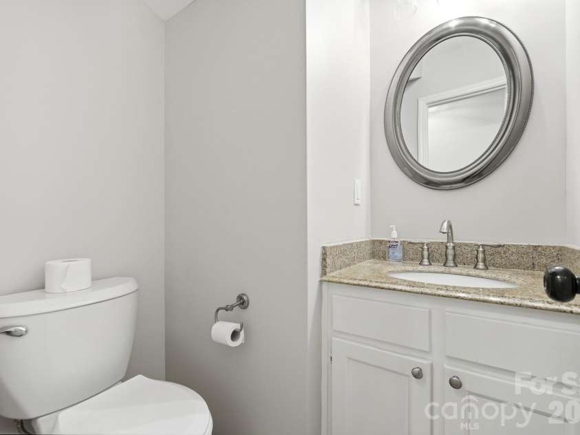 2106 Caleo Circle, Charlotte, NC 28270.  MLS# CAR4397014, YatesRealty ID 34488. Half bath on first floor