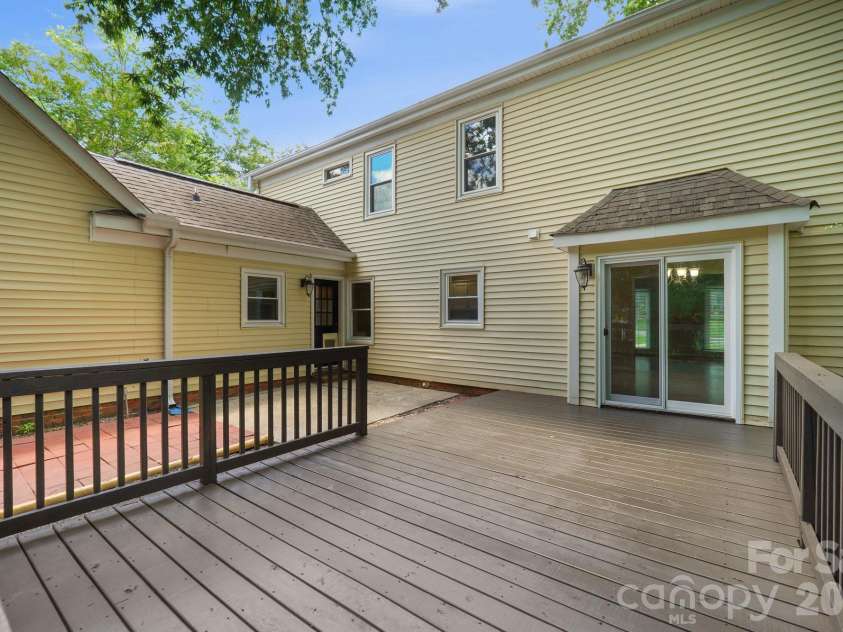 2106 Caleo Circle, Charlotte, NC 28270.  MLS# CAR4397014, YatesRealty ID 34488. New deck