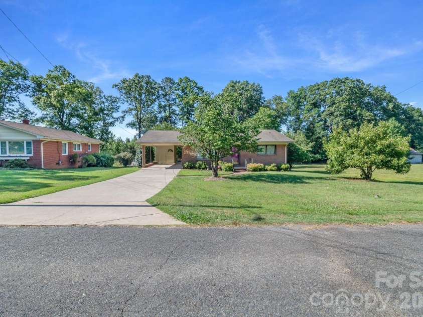 1340 Cannon Avenue, Albemarle, NC 28001.  MLS# CAR4396820, YatesRealty ID 34491. 