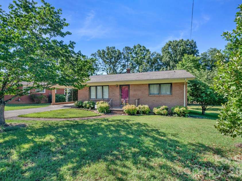 1340 Cannon Avenue, Albemarle, NC 28001.  MLS# CAR4396820, YatesRealty ID 34491. 