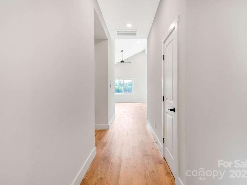 689 Grove Street, Lincolnton, NC 28092.  MLS# CAR4296491, YatesRealty ID 34491. 
