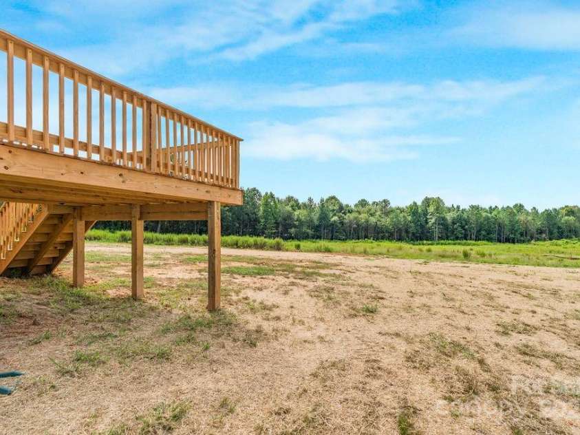 689 Grove Street, Lincolnton, NC 28092.  MLS# CAR4296491, YatesRealty ID 34491. 